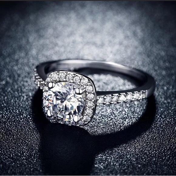 Solitaire Simulated Diamond With Halo Size 6 - Picture 4 of 5